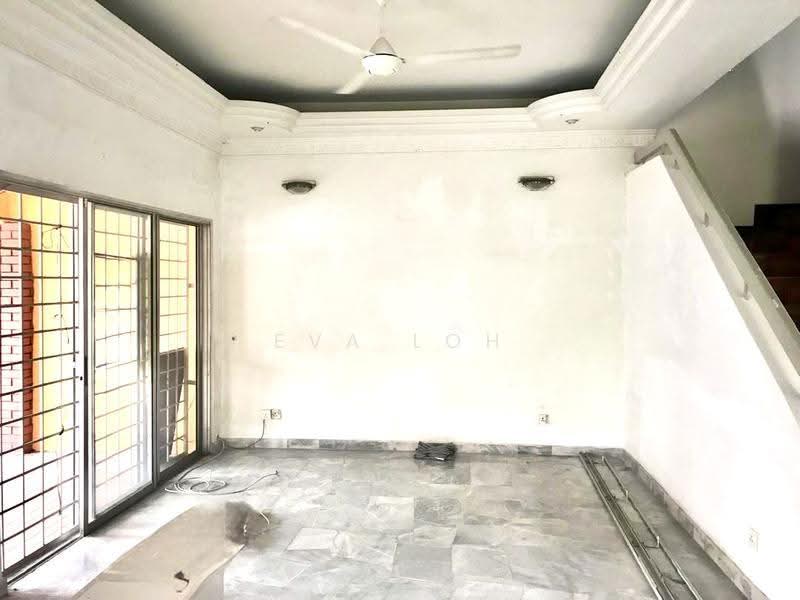 2-storey Terraced House for Sale in Bandar Sri Damansara (Selangor) - Eva Loh - Living Room - PropertyGuru.com.my