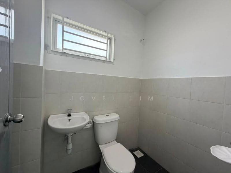 Rumah Teres 2.5-Tingkat untuk Dijual di Taman Pulai Mutiara (Pulai) - Jovel Lim - Bathroom - PropertyGuru.com.my