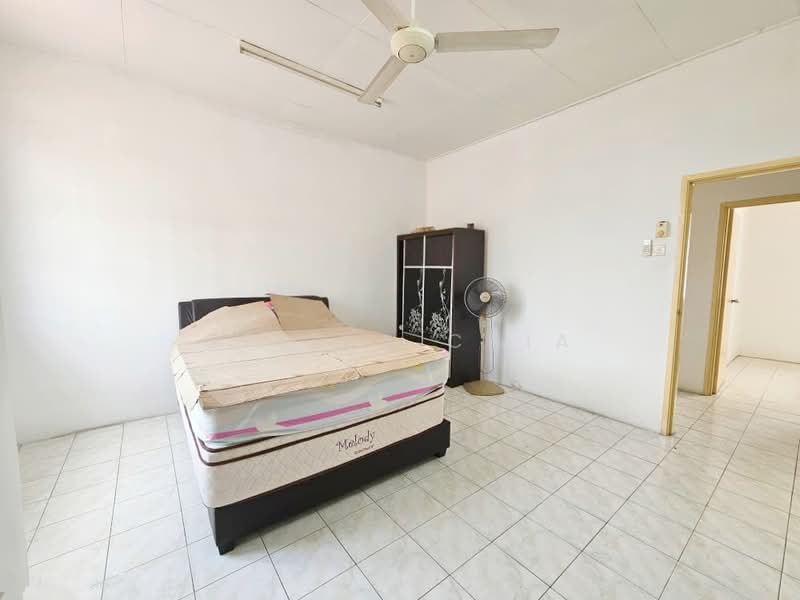 2-storey Terraced House for Sale in Bandar Seri Alam (Masai) - Stella Chia - Bedroom - PropertyGuru.com.my
