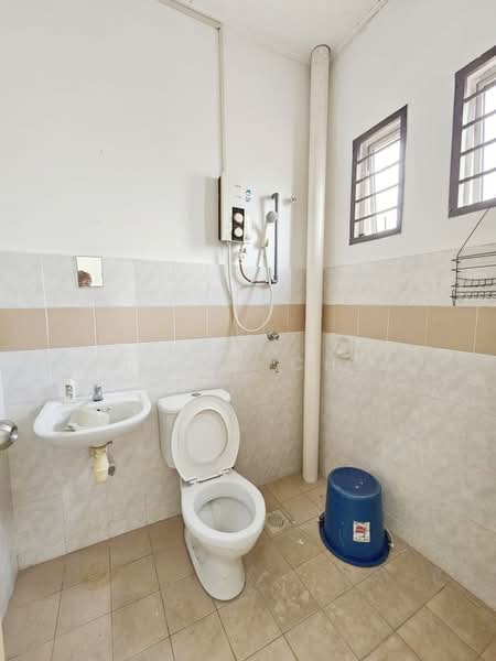 2-storey Terraced House for Sale in Bandar Seri Alam (Masai) - Stella Chia - Bathroom - PropertyGuru.com.my