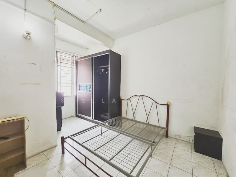 2-storey Terraced House for Sale in Bandar Seri Alam (Masai) - Stella Chia - Bedroom - PropertyGuru.com.my