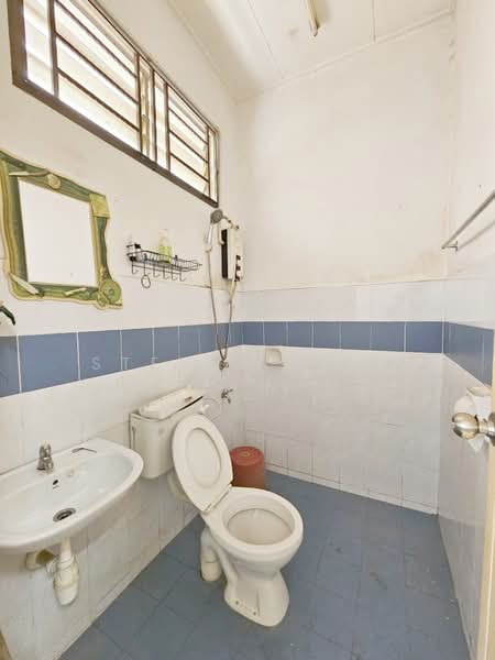 2-storey Terraced House for Sale in Bandar Seri Alam (Masai) - Stella Chia - Bathroom - PropertyGuru.com.my