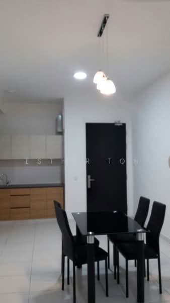 Kediaman Servis untuk Dijual di Sky View - Esther Toh - Dining Room - PropertyGuru.com.my