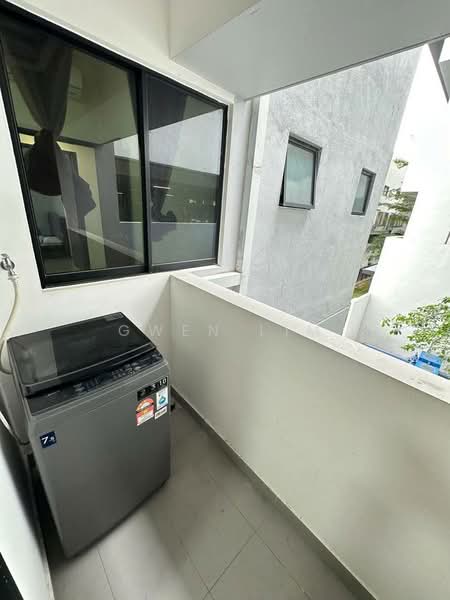 Kediaman Servis untuk Disewa di Veranda Residence - Gwen Lim - Balcony - PropertyGuru.com.my