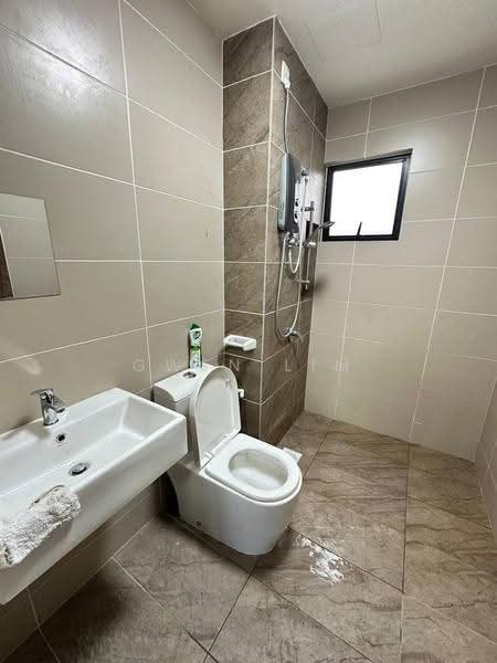 Kediaman Servis untuk Disewa di Veranda Residence - Gwen Lim - Bathroom - PropertyGuru.com.my