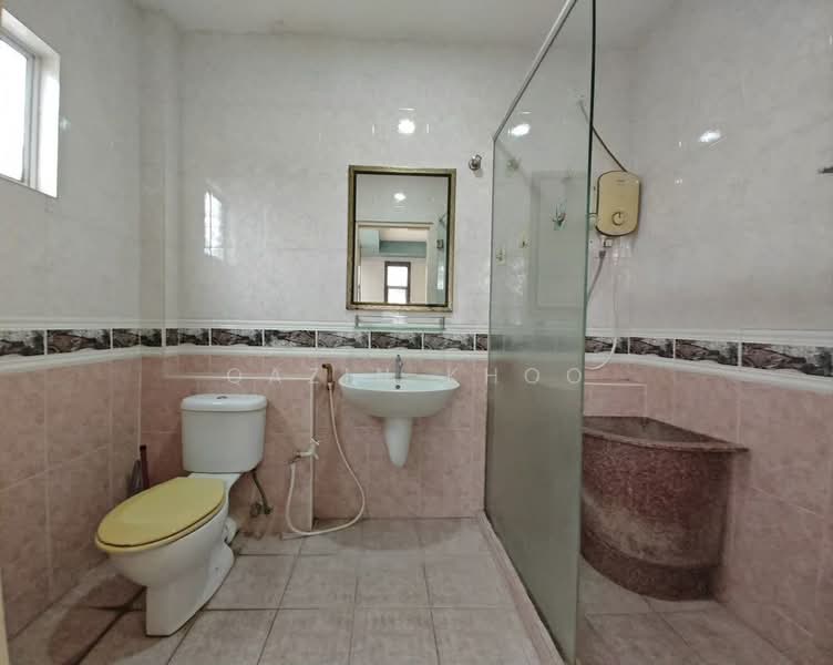 2-storey Terraced House for Sale in Taman Kledang Permai (Menglembu) - Qazin Khoo - Bathroom - PropertyGuru.com.my