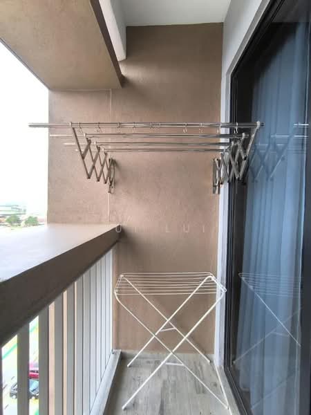 Kediaman Servis untuk Dijual di Sky Trees - Lui Lui - Balcony - PropertyGuru.com.my