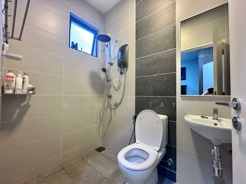 Cluster House for Sale in Taman Glenmarie (Johor Bahru) - William Tay - Bathroom - PropertyGuru.com.my