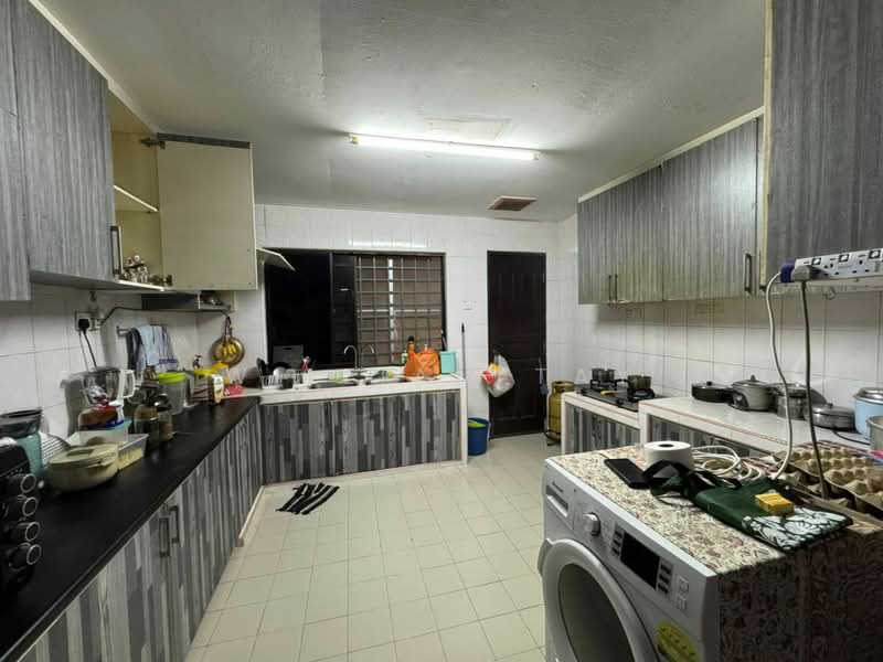 Cluster House for Sale in Taman Iskandar (Johor Bahru) - William Tay - Kitchen - PropertyGuru.com.my