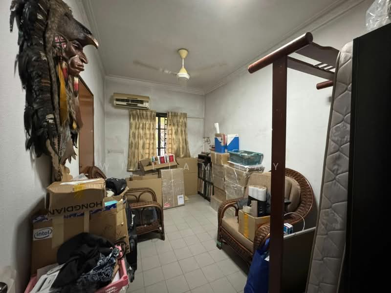 Cluster House for Sale in Taman Iskandar (Johor Bahru) - William Tay - Living Room - PropertyGuru.com.my