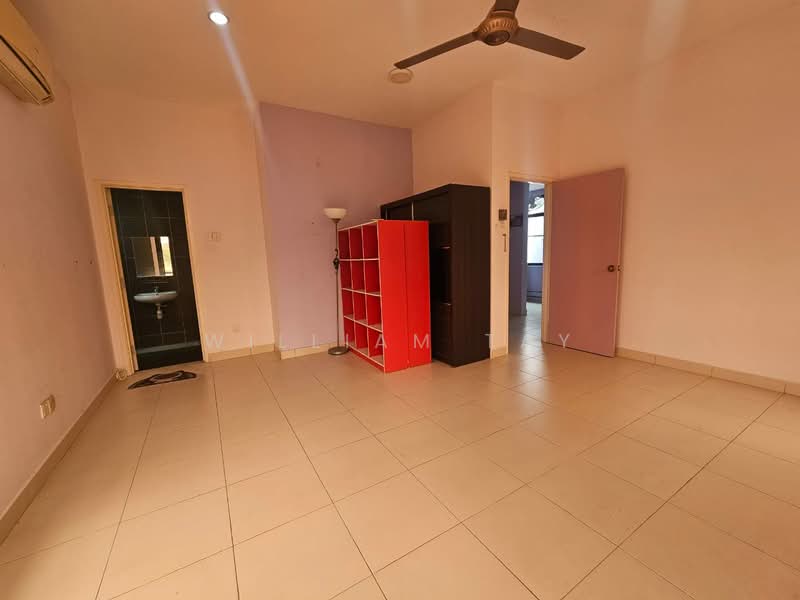 Cluster House for Sale in Taman Adda Heights (Tebrau) - William Tay - Living Room - PropertyGuru.com.my
