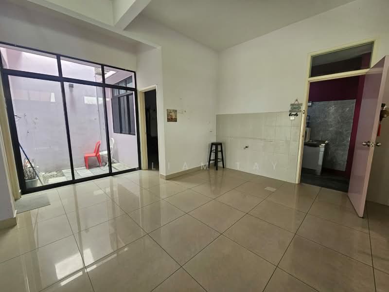 Cluster House for Sale in Taman Adda Heights (Tebrau) - William Tay - Kitchen - PropertyGuru.com.my