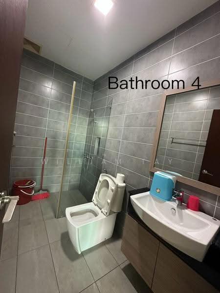 Kediaman Servis untuk Dijual di Paragon Residences @ Straits View - William Tay - Bathroom - PropertyGuru.com.my