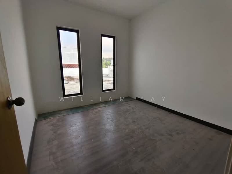Rumah Berkembar untuk Dijual di Taman Nong Chik (Johor Bahru) - William Tay - Bedroom - PropertyGuru.com.my