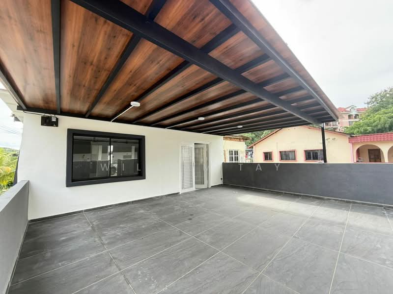 Rumah Berkembar untuk Dijual di Kampung Bahru (Johor Bahru) - William Tay - Balcony - PropertyGuru.com.my