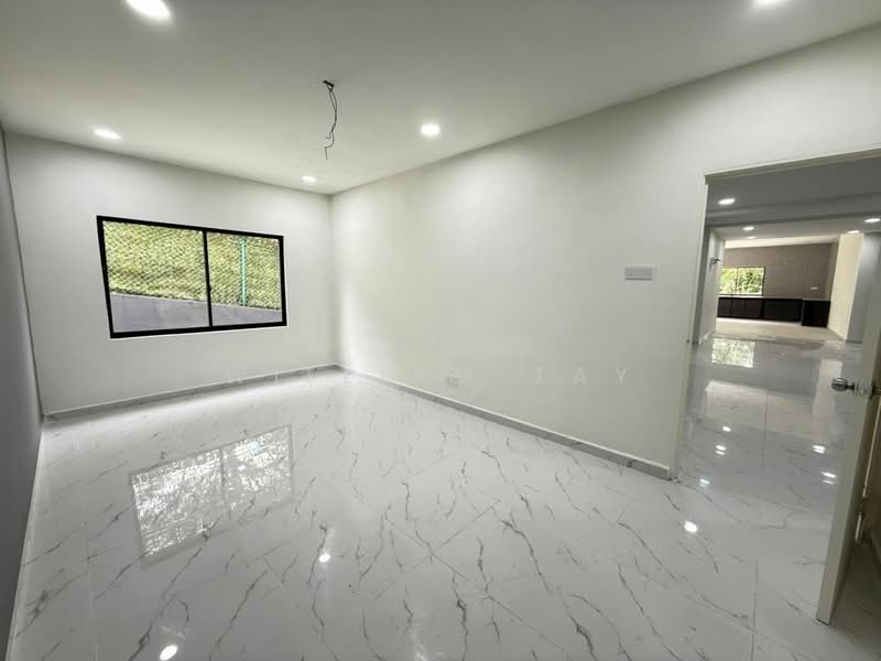 Rumah Berkembar untuk Dijual di Kampung Bahru (Johor Bahru) - William Tay - Living Room - PropertyGuru.com.my