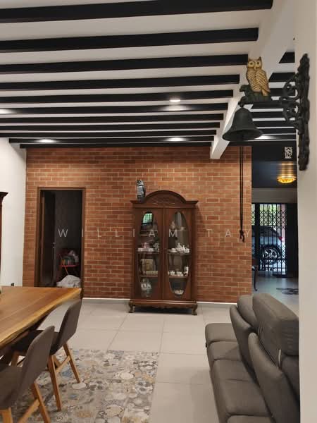 Rumah Teres 2-Tingkat untuk Dijual di Taman Pelangi (Johor Bahru) - William Tay - Living Room - PropertyGuru.com.my