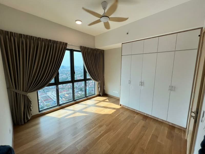 Kediaman Servis untuk Dijual di Megah Rise - Rachel Ngu - Bedroom - PropertyGuru.com.my
