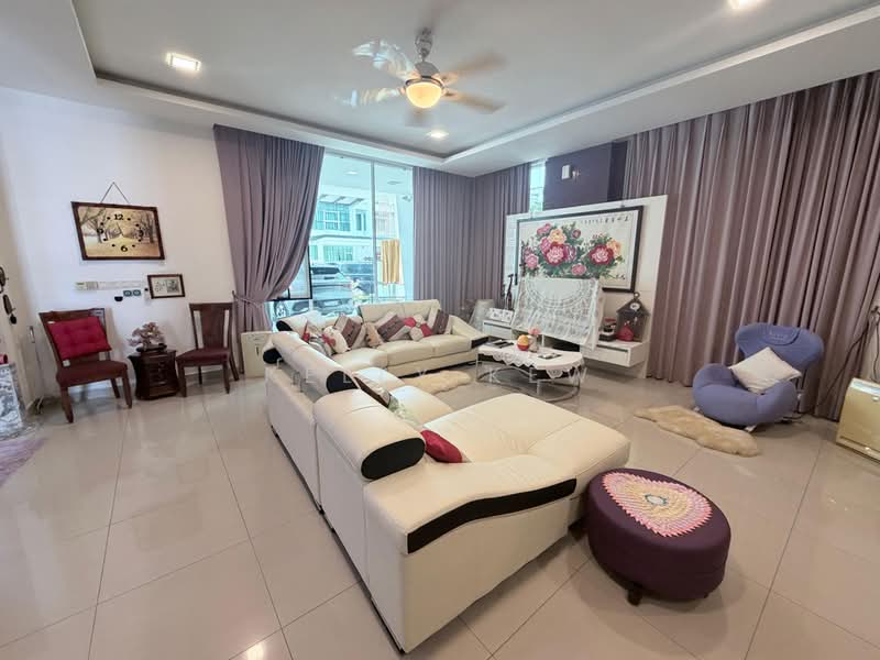 Bungalow House untuk Disewa di Cyberjaya (Selangor) - Kelly Kew - Living Room - PropertyGuru.com.my