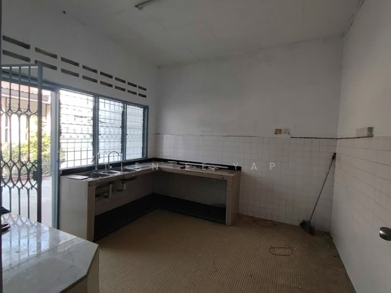 1-storey Terraced House for Sale in Taman Bukit Maluri (Kepong) - Tien Ee Yap - Kitchen - PropertyGuru.com.my