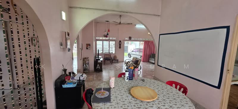 Bungalow House untuk Dijual di Teluk Pulai (Klang) - K.Soma Sundram - Living Room - PropertyGuru.com.my