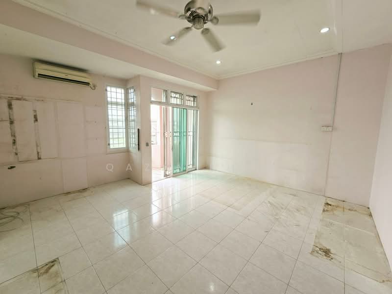 Rumah Teres 2-Tingkat untuk Dijual di Taman Pertama (Ipoh) - Qazin Khoo - Living Room - PropertyGuru.com.my