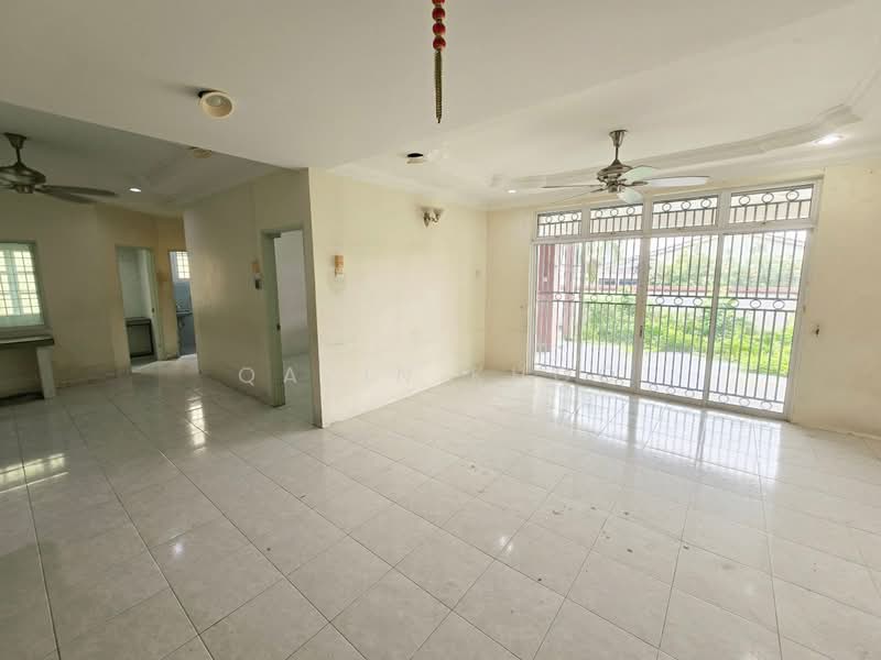 Rumah Teres 2-Tingkat untuk Dijual di Taman Pertama (Ipoh) - Qazin Khoo - Living Room - PropertyGuru.com.my