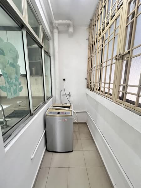 Apartment for Rent at Lake View Suites - Pier Lye - Balcony - PropertyGuru.com.my