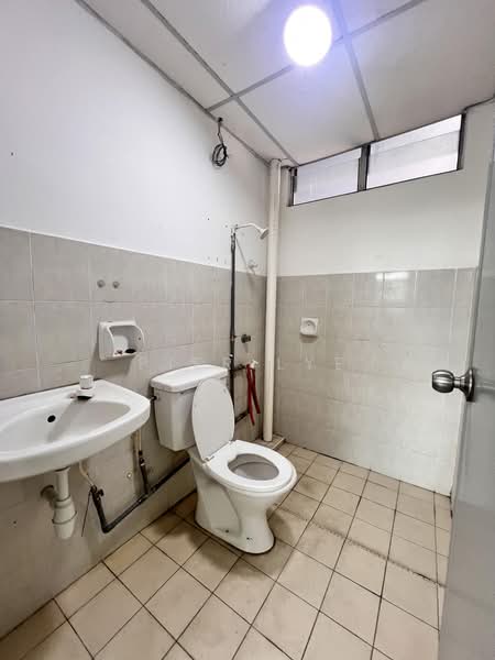 Apartment for Rent at Lake View Suites - Pier Lye - Bathroom - PropertyGuru.com.my