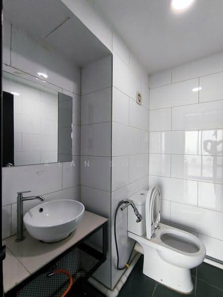 Kondominium untuk Disewa di SOHO @ Empire City - Alan Soong - Bathroom - PropertyGuru.com.my