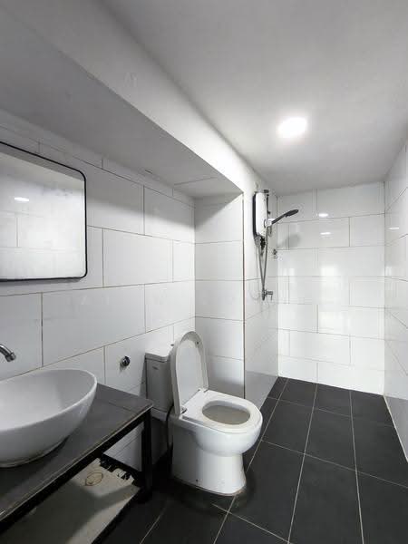 Kondominium untuk Disewa di SOHO @ Empire City - Alan Soong - Bathroom - PropertyGuru.com.my