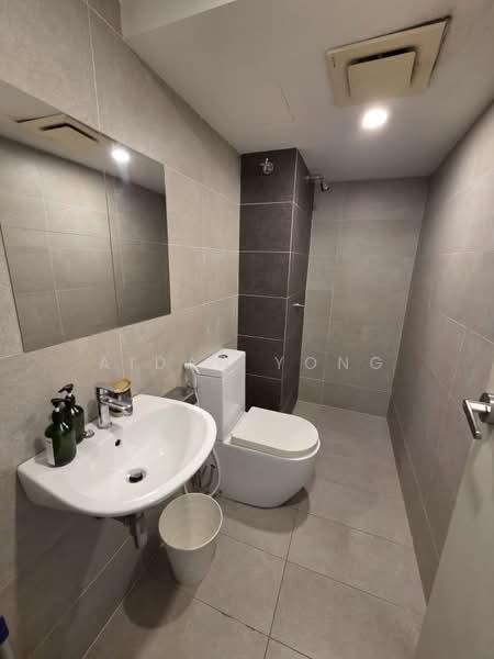 Kediaman Servis untuk Dijual di Pinnacle Petaling Jaya - Aidan Yong - Bathroom - PropertyGuru.com.my