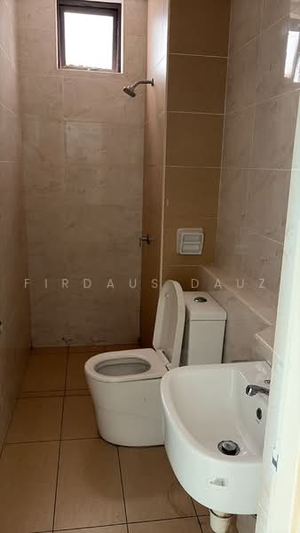 Kediaman Servis untuk Dijual di D'Summit Residences - Firdaus Dauz - Bathroom - PropertyGuru.com.my
