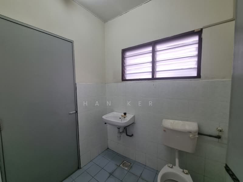 Rumah Teres 2.5-Tingkat untuk Disewa di Kawasan 18 (Klang) - Han Ker - Bathroom - PropertyGuru.com.my