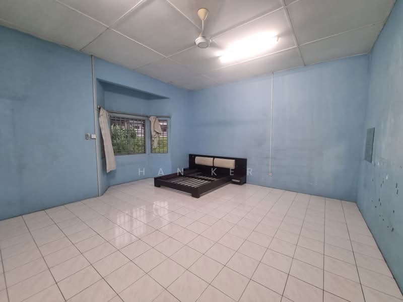 Rumah Teres 2.5-Tingkat untuk Disewa di Kawasan 18 (Klang) - Han Ker - Bedroom - PropertyGuru.com.my