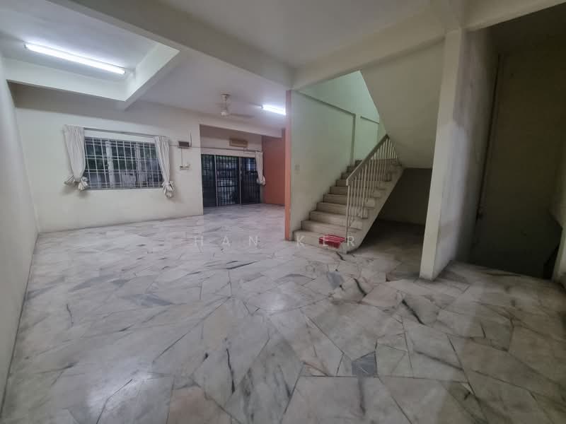 Rumah Teres 2.5-Tingkat untuk Disewa di Kawasan 18 (Klang) - Han Ker - Living Room - PropertyGuru.com.my