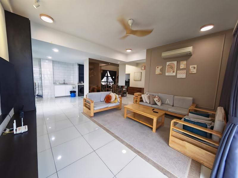 Kediaman Servis untuk Dijual di Arte Mont Kiara - Kalvyn Chia - Living Room - PropertyGuru.com.my