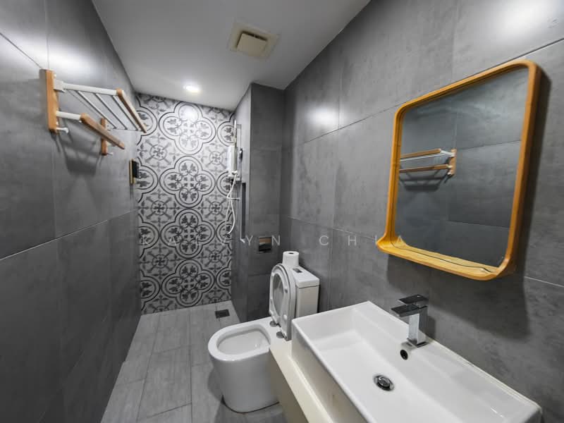 Kediaman Servis untuk Dijual di Arte Mont Kiara - Kalvyn Chia - Bathroom - PropertyGuru.com.my
