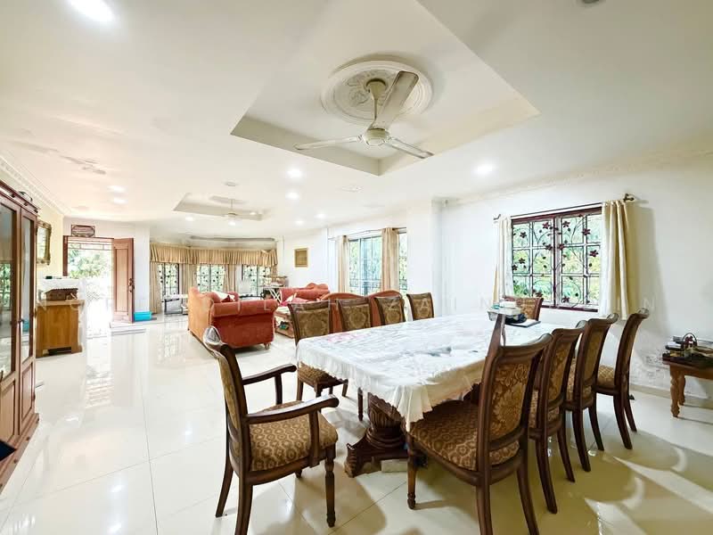Bungalow House for Sale in Kajang (Selangor) - NORFADILAH ZAINUDDIN - Living Room - PropertyGuru.com.my