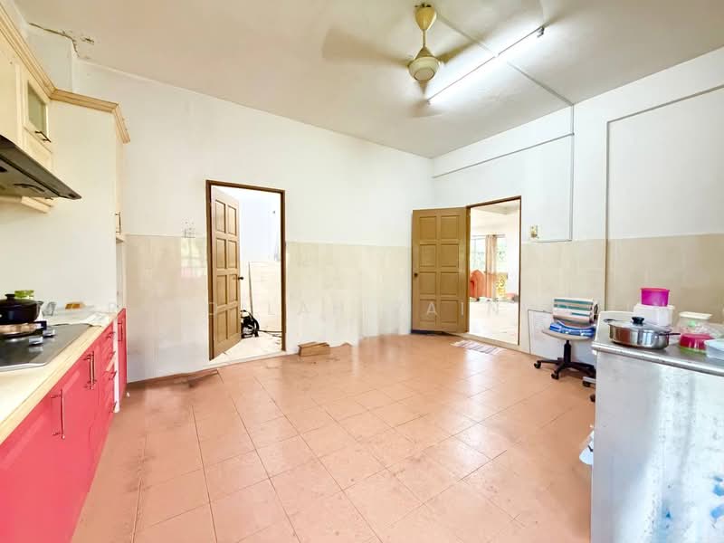 Bungalow House for Sale in Kajang (Selangor) - NORFADILAH ZAINUDDIN - Kitchen - PropertyGuru.com.my