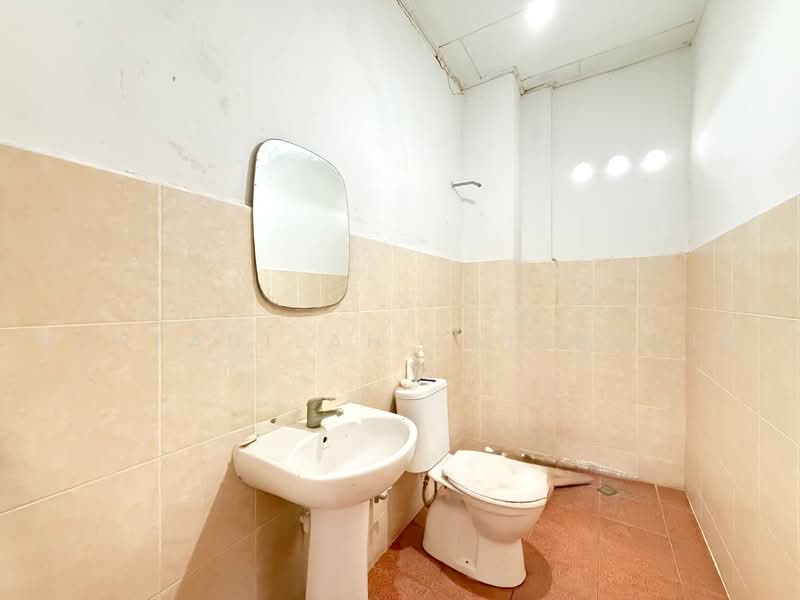 Bungalow House for Sale in Kajang (Selangor) - NORFADILAH ZAINUDDIN - Bathroom - PropertyGuru.com.my