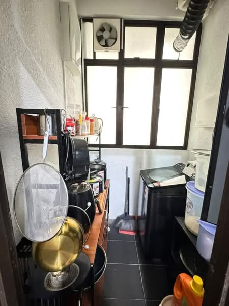 Kediaman Servis untuk Dijual di 8Scape Residence @ Sutera - Lui Lui - Kitchen - PropertyGuru.com.my