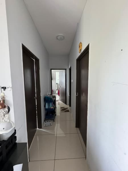 Kediaman Servis untuk Dijual di 8Scape Residence @ Sutera - Lui Lui - Corridor - PropertyGuru.com.my