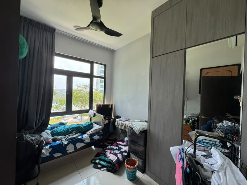 Kediaman Servis untuk Dijual di 8Scape Residence @ Sutera - Lui Lui - Bedroom - PropertyGuru.com.my