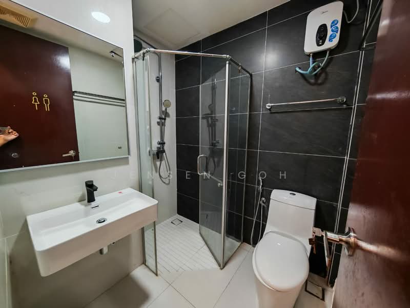Condominium for Rent at Amberside @ Country Garden Danga Bay - Jensen Goh - Bathroom - PropertyGuru.com.my