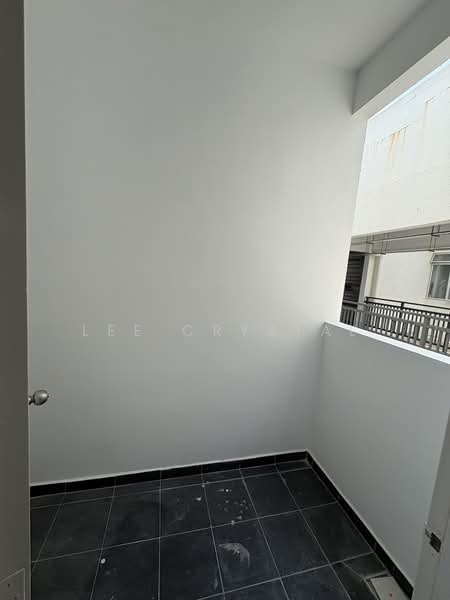 Pangsapuri untuk Disewa di Seri Topaz - Lee Crystal - Balcony - PropertyGuru.com.my
