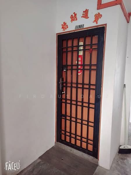 Rumah Flat untuk Dijual di Flat Taman Pelangi Indah - Firdaus Dauz - Entrance - PropertyGuru.com.my