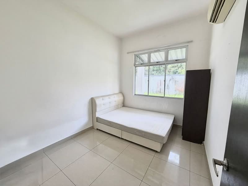 2-storey Terraced House for Sale in Taman Molek (Johor Bahru) - Amber Hew - Bedroom - PropertyGuru.com.my