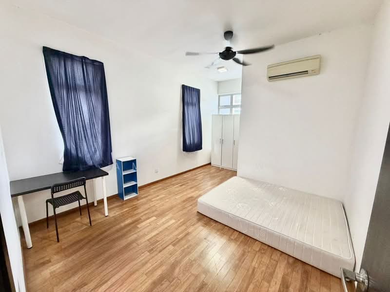 2-storey Terraced House for Sale in Taman Molek (Johor Bahru) - Amber Hew - Bedroom - PropertyGuru.com.my