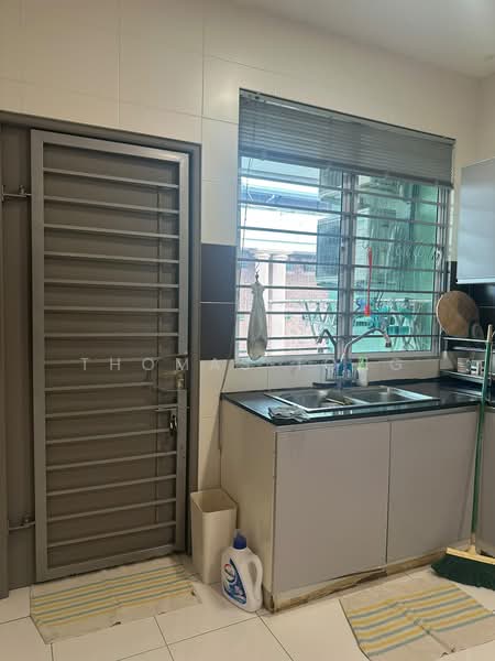 Pangsapuri untuk Disewa di The Arcardia - Thomas Tong - Kitchen - PropertyGuru.com.my